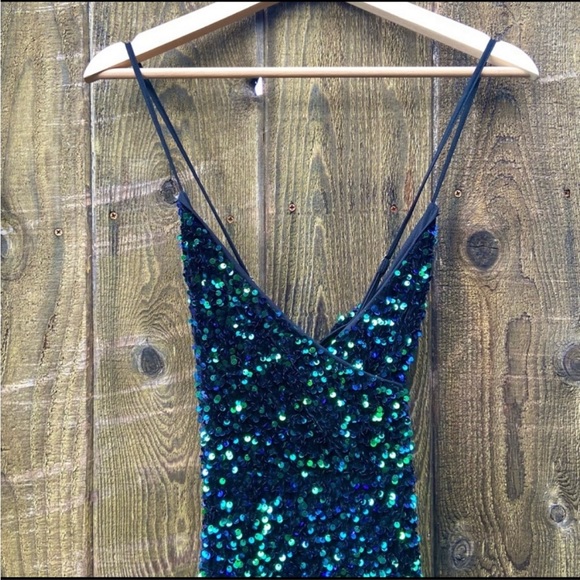 Green Iridescent Sequin Velvet Backless Maxi Dress 🌿 - Picture 4 of 13